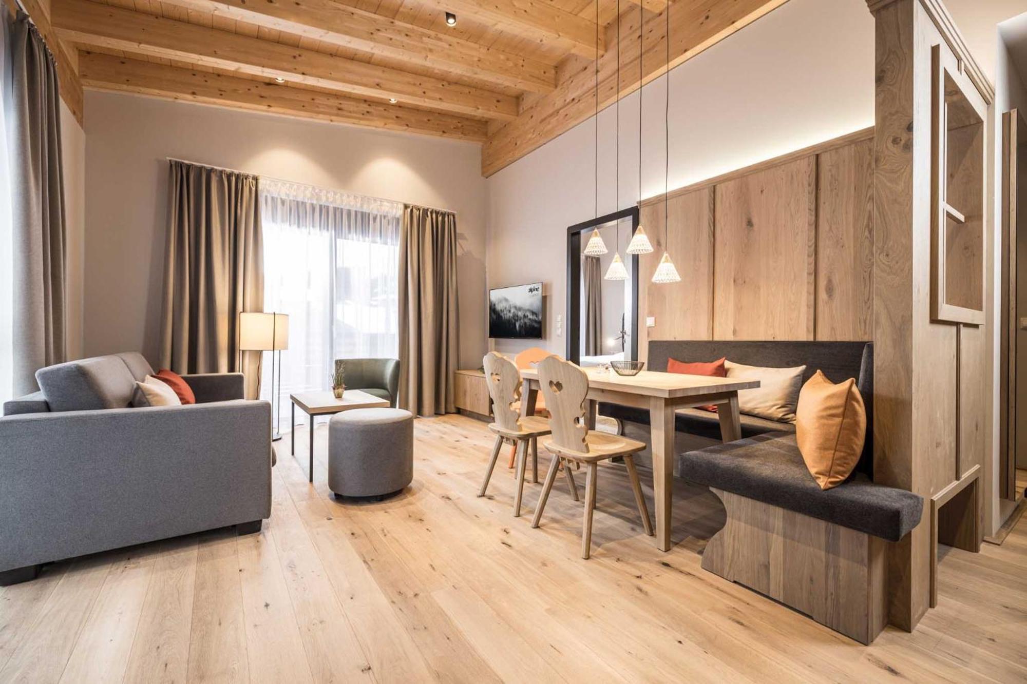 Alpine Collection Wildschonau: Paragliding Paradise near Skiwelt Wilder Kaiser Niederau Room photo